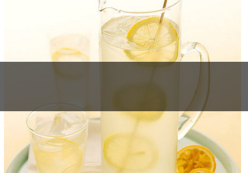 檸檬水喝熱的好還是冷的好-喝熱的會(huì)變黑嗎-1 檸檬水喝熱的好還是冷的好-喝熱的會(huì)變黑嗎-1