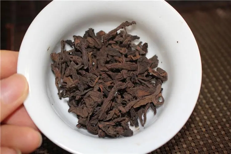 普洱茶的“樟香、棗香、糯香”等香味由什么決定？