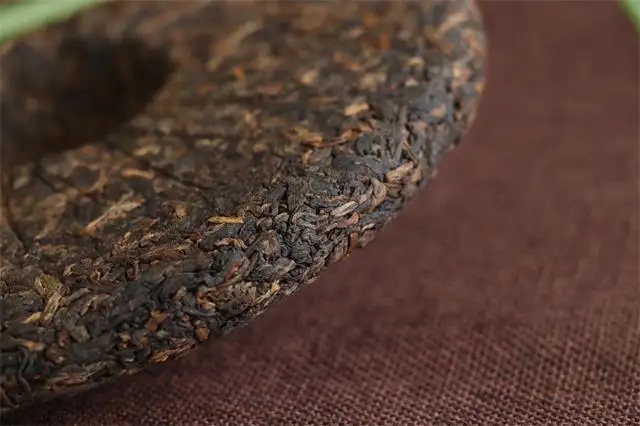 80元一餅的普洱茶和8000元一餅的普洱茶差別在哪里？